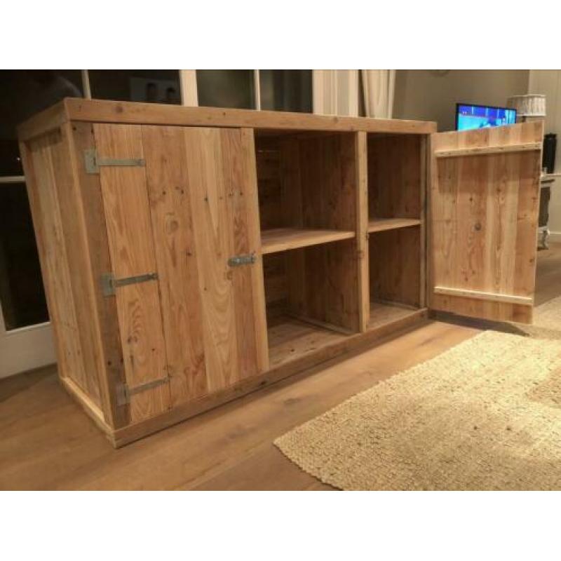 Robuuste dressoir kast / televisie kast van Steigerhout!