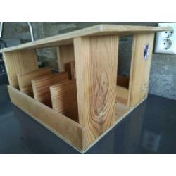Te koop: houten manage voor schleich paarden