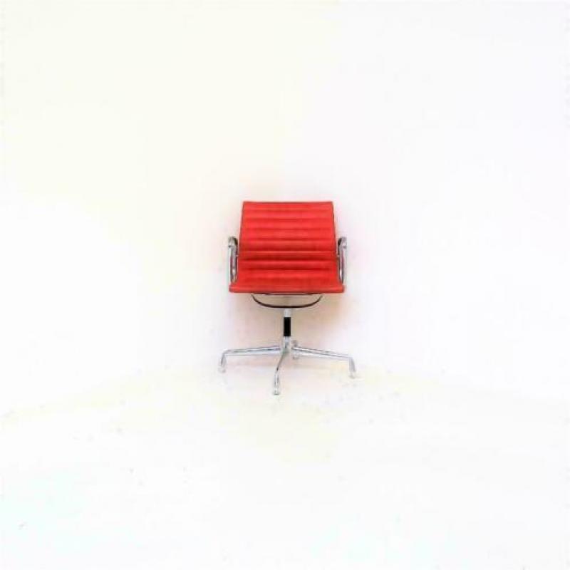 Vitra Eames EA 108 Vergaderstoelen, Design Stoelen, Leer