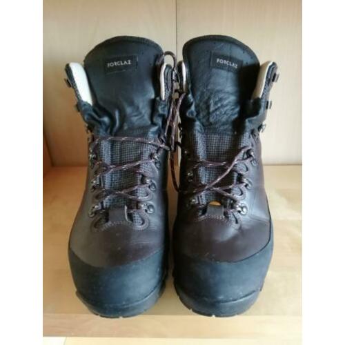 Forclaz stevige bergschoenen maat 45. GEEN gebruikssporen