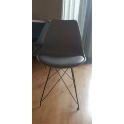 4 grijze eetkamerstoelen
