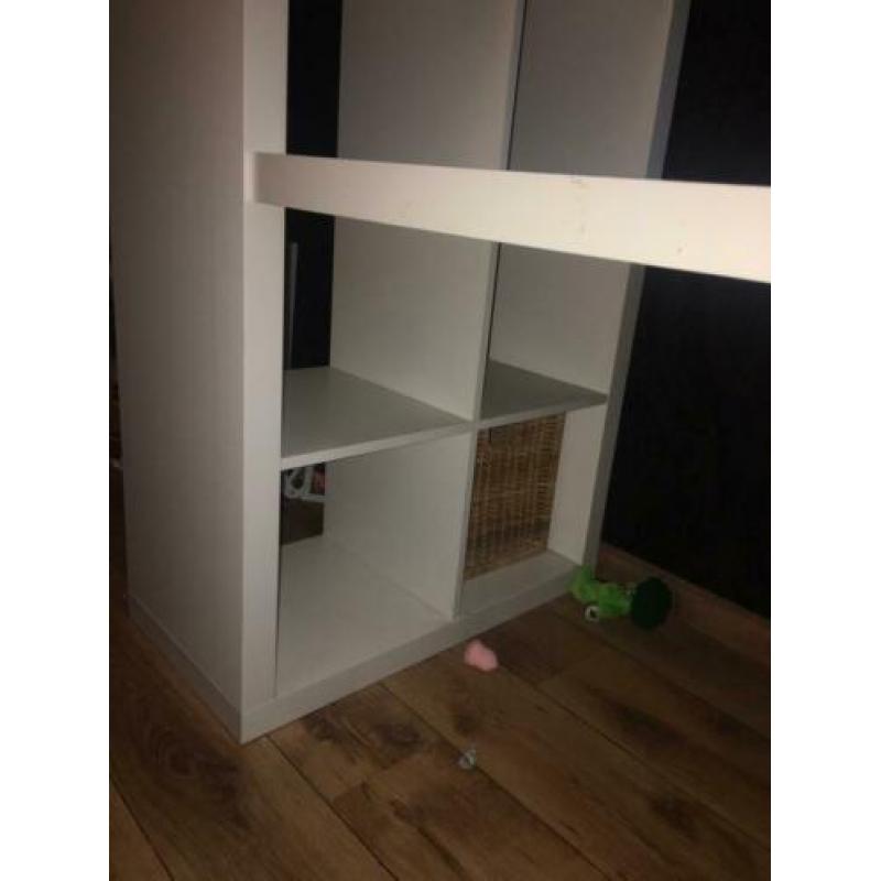 Bureau voor kleine prijs
