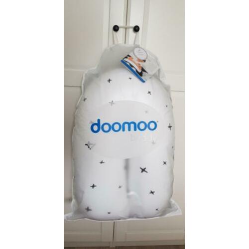 Voedingskussen Doomoo Buddy Stars Antraciet