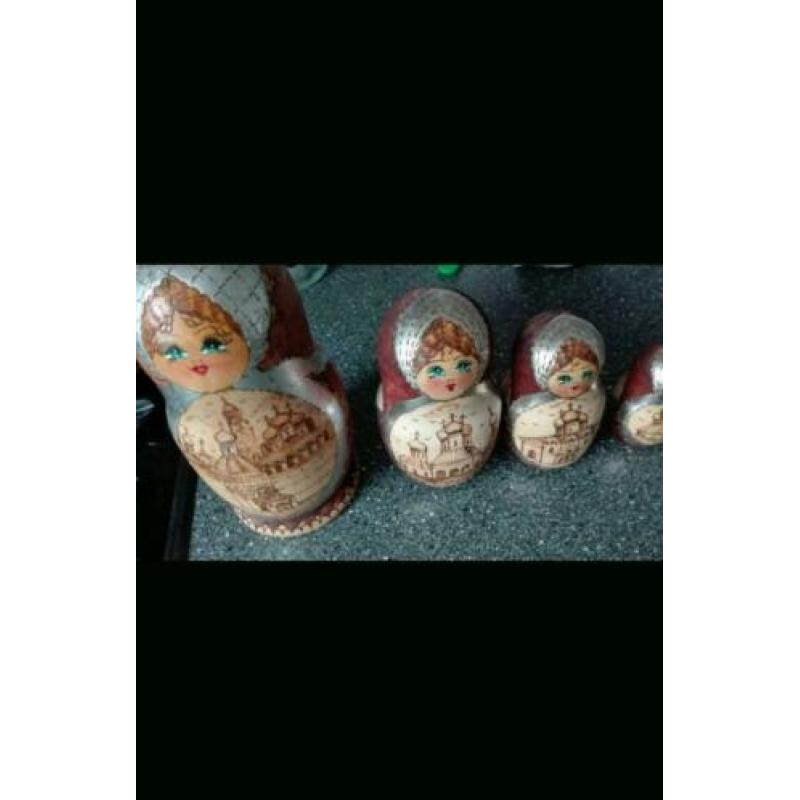 Houten pop matroesjka poppen