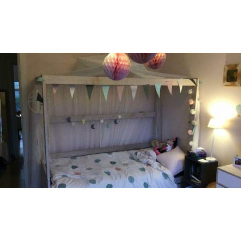 Lifetime foldable bed for kids in splendid condition.