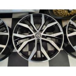 vw gti santiago velgen 19 inch orgineel 5x112