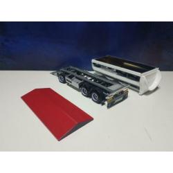 Tekno 3 Asser aanhangwagen met asfalt afzetbak