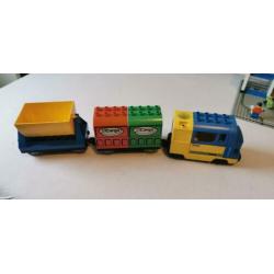 Duplo train met zeer complete rails