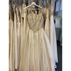 Trouwjurk AnuPam speciale aanbieding