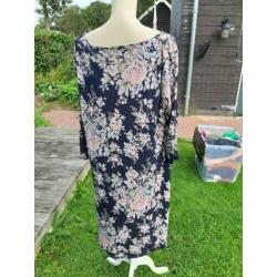 Mooie blauwe/ roze gebloemde rok mt 54