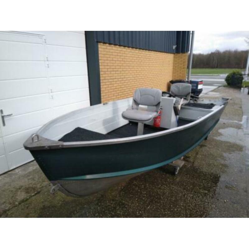 Quicksilver 450 DLX eventueel met Yamaha 40 pk