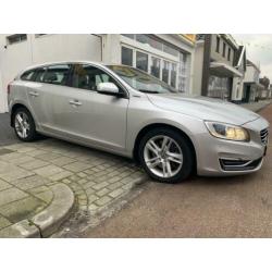 Volvo V60 2.4 D6 AWD Pl.i Sum.
