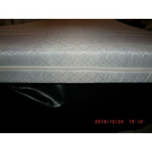 Gloednieuw !!!!! Matras 90 x 200 x 12