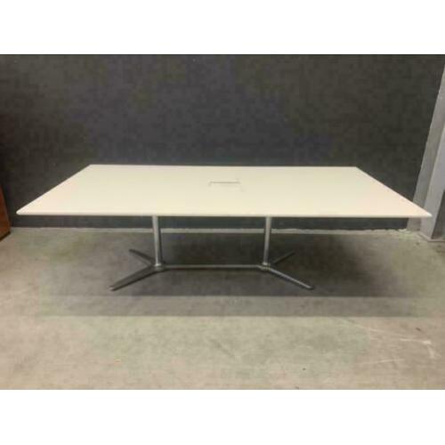 2x Thonet vergadertafel / conferentietafel