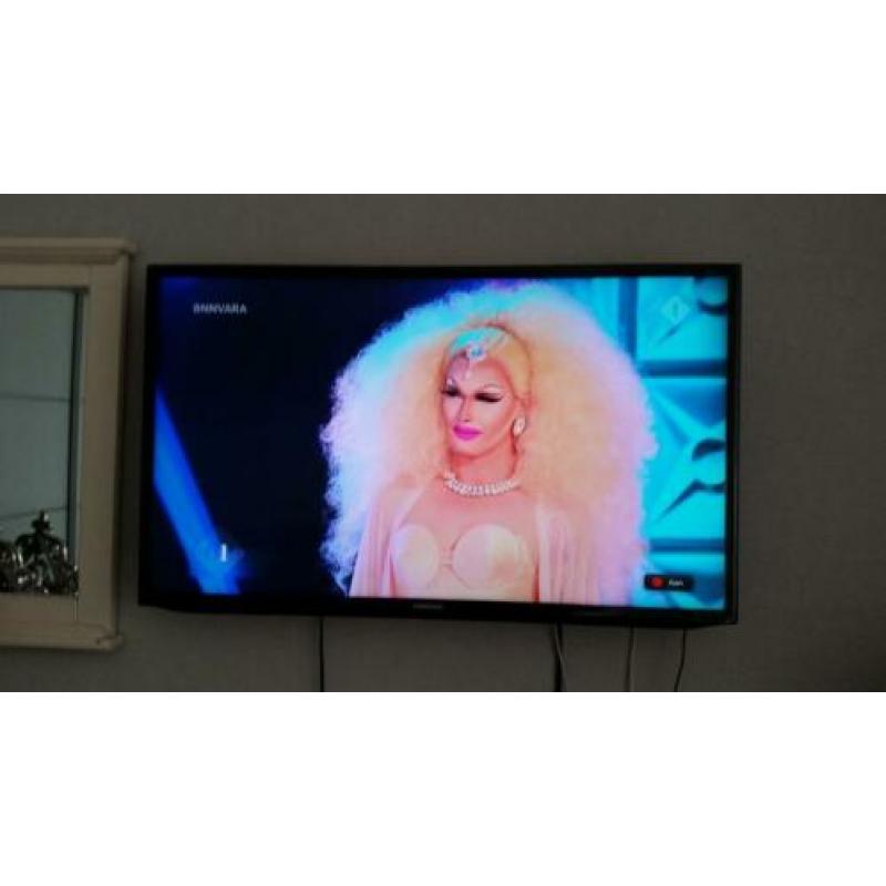 Televisie - Samsung - UE 40 EH 5300 - 102 CM - € 175.