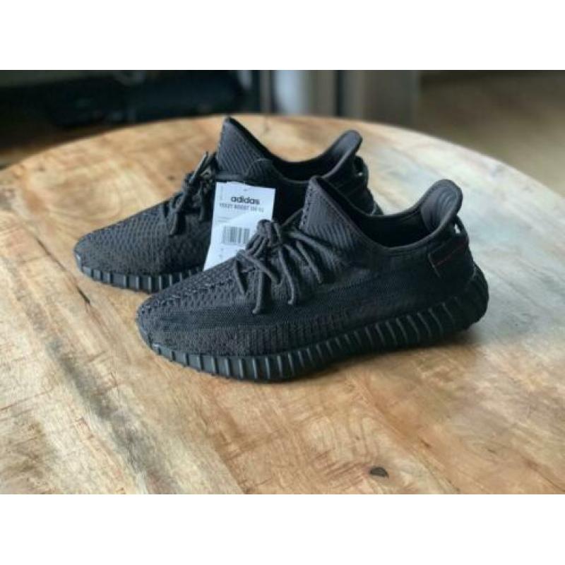 Adidas YEEZY Boost 350 V2 Black