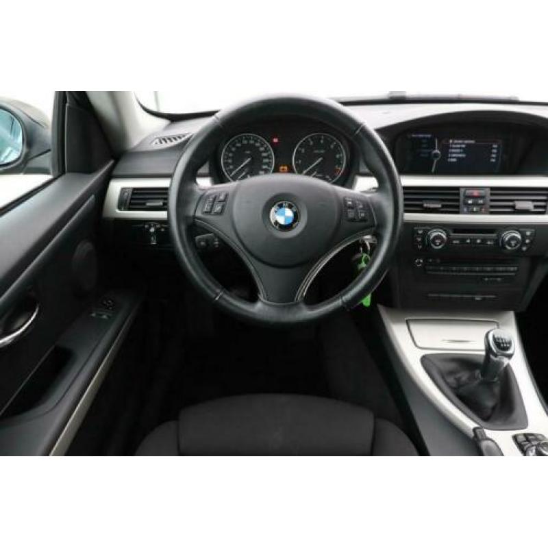 BMW 3 Serie Coupe 320i Executive | Xenon | Prof. navigatie |