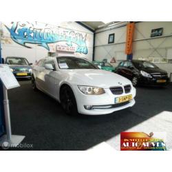 BMW 320d Cabriolet High Executive automaat wit