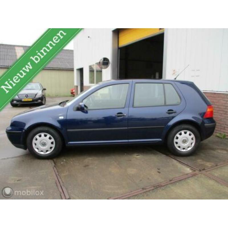 Volkswagen Golf 1.6 Comfortline