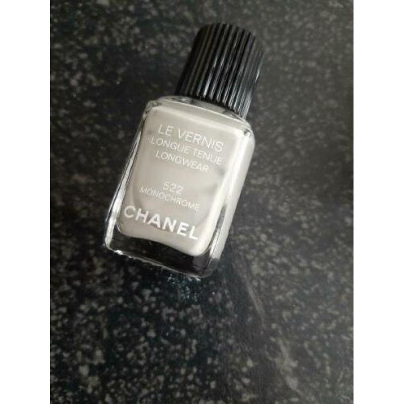 Chanel Le Vernis Nail Colour in diverse kleuren (NIEUW)