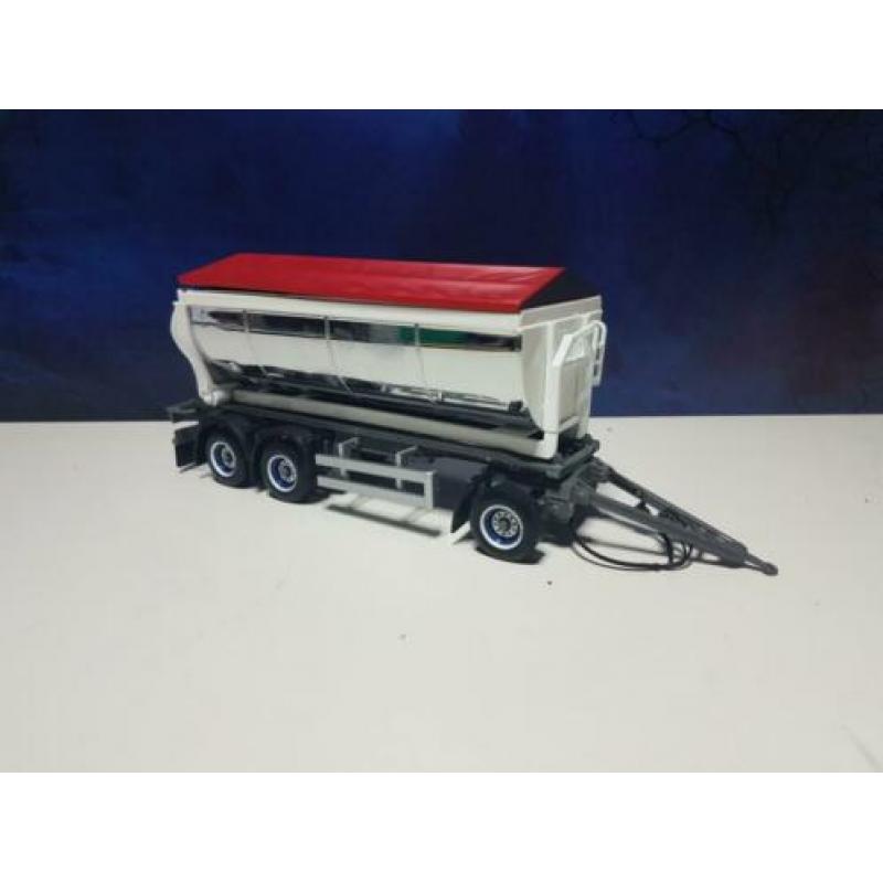 Tekno 3 Asser aanhangwagen met asfalt afzetbak
