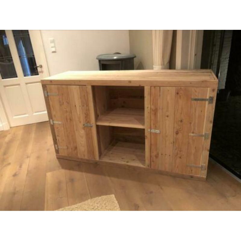 Robuuste dressoir kast / televisie kast van Steigerhout!