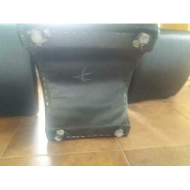 4 leren stoelen