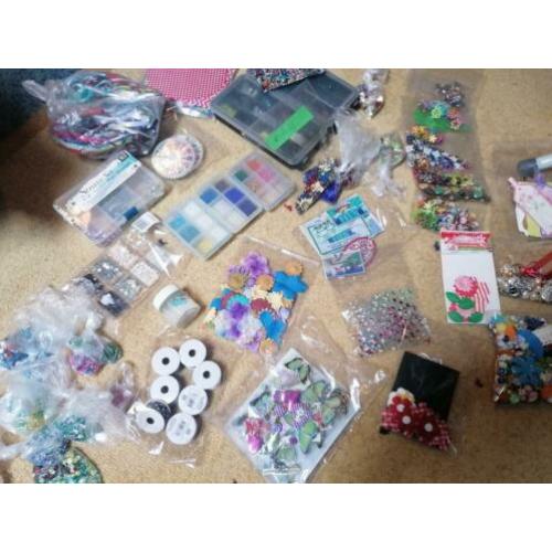Groot pakket hobby artikelen, eyelets, kralen, plak diamant