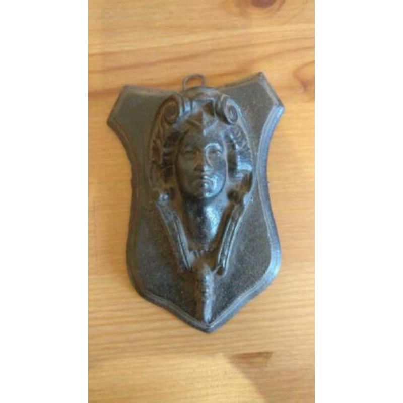 Wapenschild hoofd van vrouw, (giet)ijzer, midden 19e eeuw