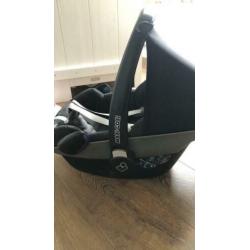 Maxi Cosi Pebble met vele extra’s