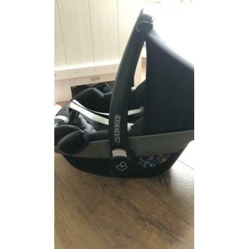 Maxi Cosi Pebble met vele extra’s