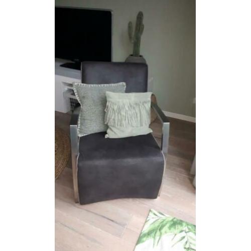 Twee prachtige stoere fauteuils van Pronto