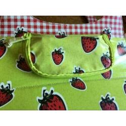 BASIL fietstas, limited edition , met Aardbeiprint