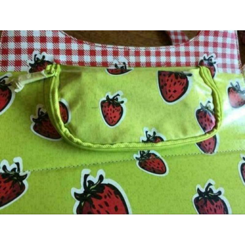 BASIL fietstas, limited edition , met Aardbeiprint