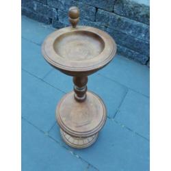 Staande asbak van hout