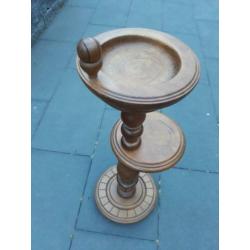 Staande asbak van hout