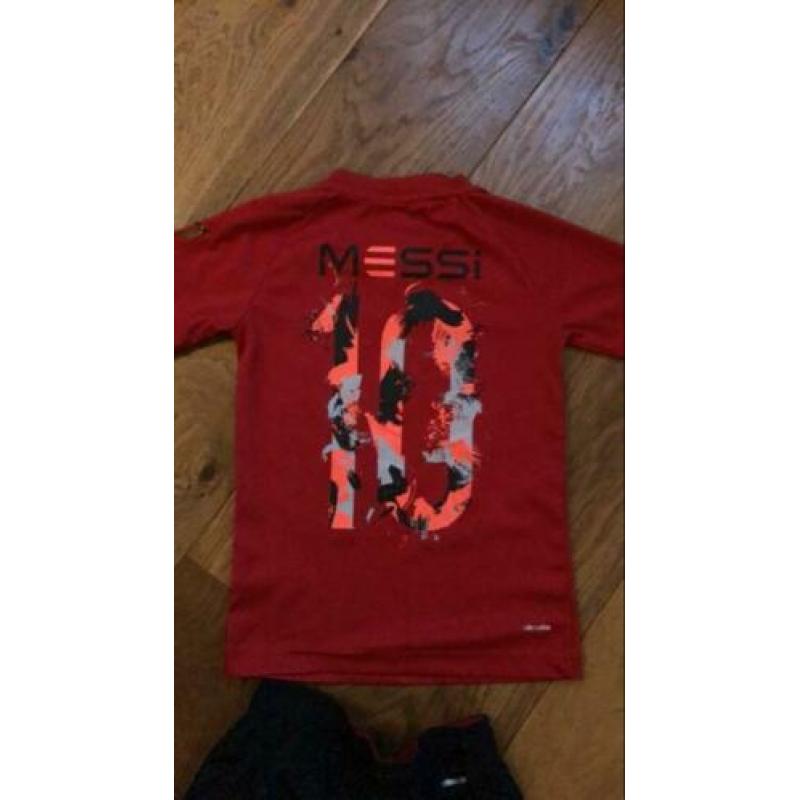 Erg mooie set van Adidas Messi maat 128