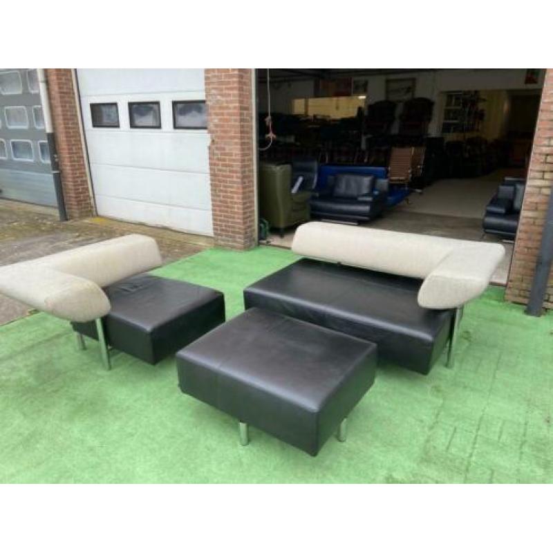COR ARTHE verstelbaar zwart design leren bankstel met hocker