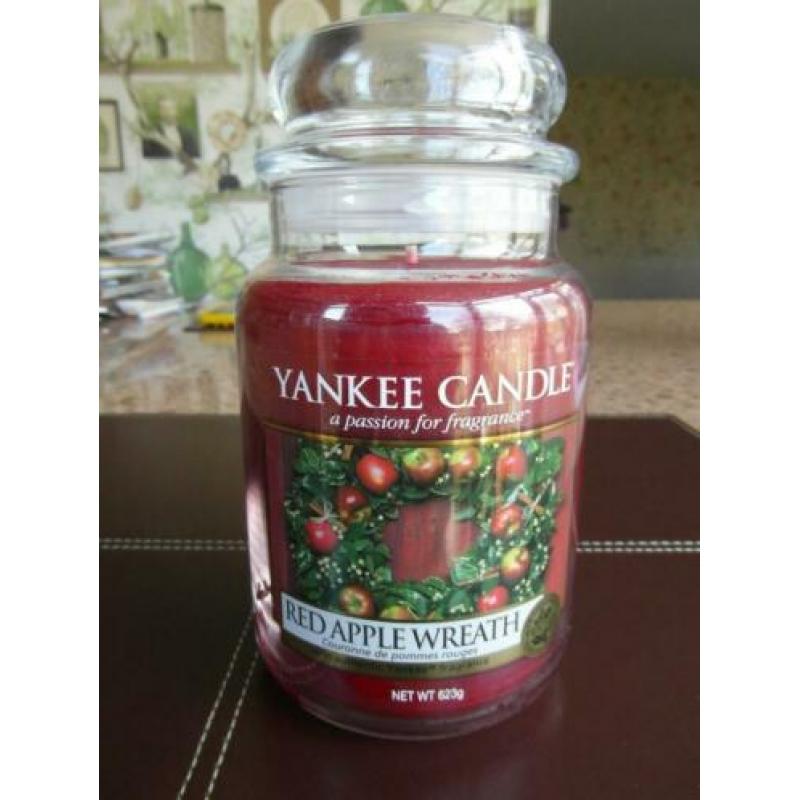 Yankee Candle "RED APPLE WREATH" Large Jar