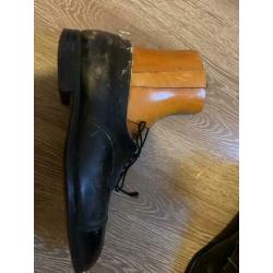 vintage brocante antieke houten mallen + schoenen
