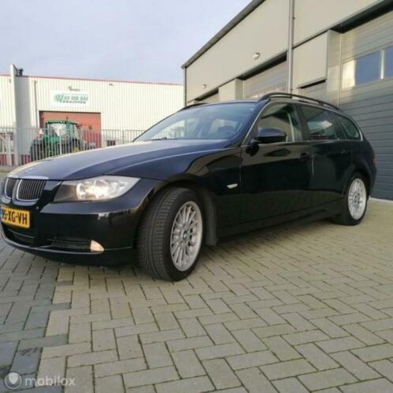 BMW 3-serie Touring 325xi High Executive Nette Auto!