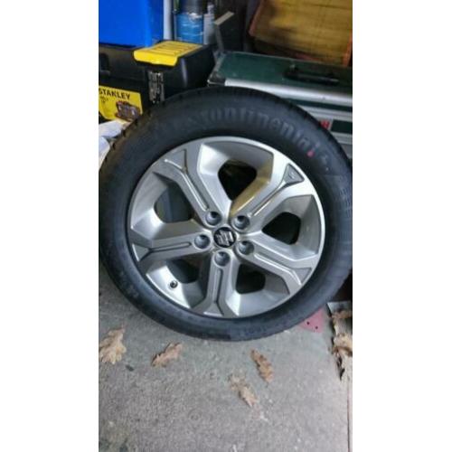 Suzuki Vitara /S cross 4 conti zomer banden met velgen