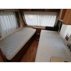 Burstner Averso 460 TL Enkele Bedden