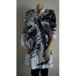 witte nieuwe linnen DIDI bloes met donkerblauwe print