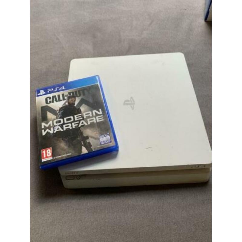 Sony PlayStation 4 slim wit 500GB 3 controllers