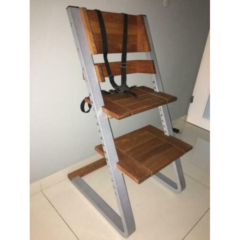 Exclusieve Childwood aluminium/teakhout meegroei-kinderstoel