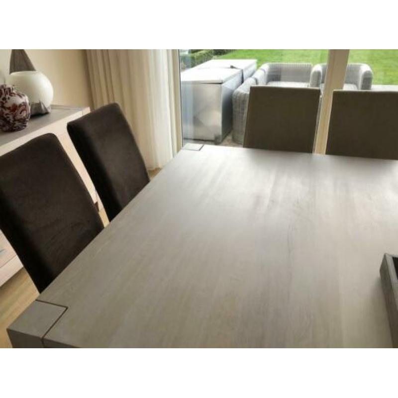 8 eetkamerstoelen 4x bruin + 4x zandkleur
