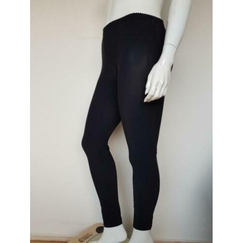 Marithé et Francois Girbaud legging. Mt. 40. Zwart/travelsto