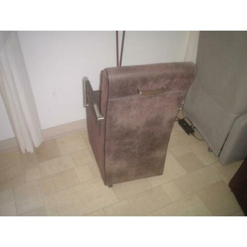 6 suede eetkamer stoelen op wieltjes ,