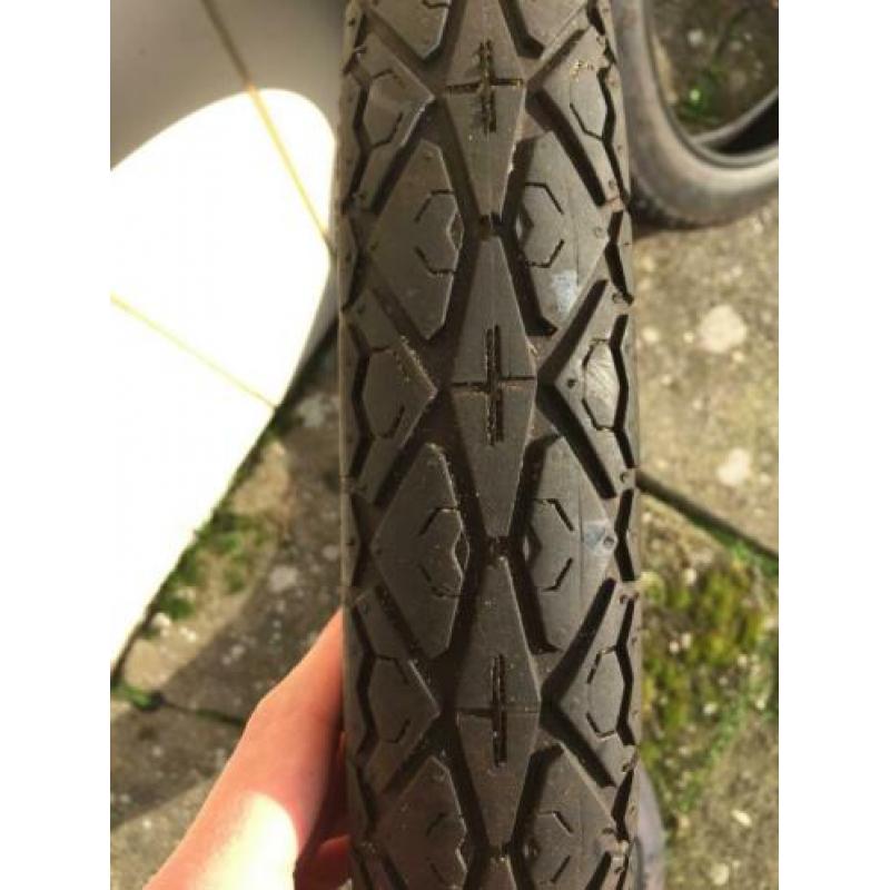 Tomos banden met goed profiel